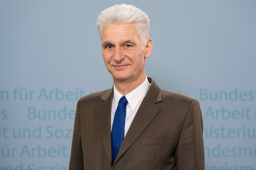 Staatssekretär Dr. Rolf Schmachtenberg