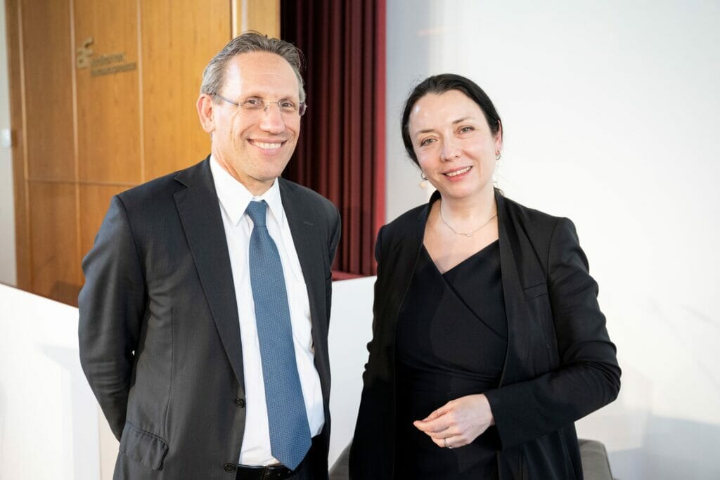 Staatssekretär Dr. Jörg Kukies und Prof. Dr. Ines Zenke