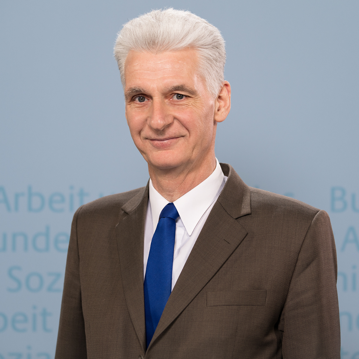 Dr. Rolf Schmachtenberg