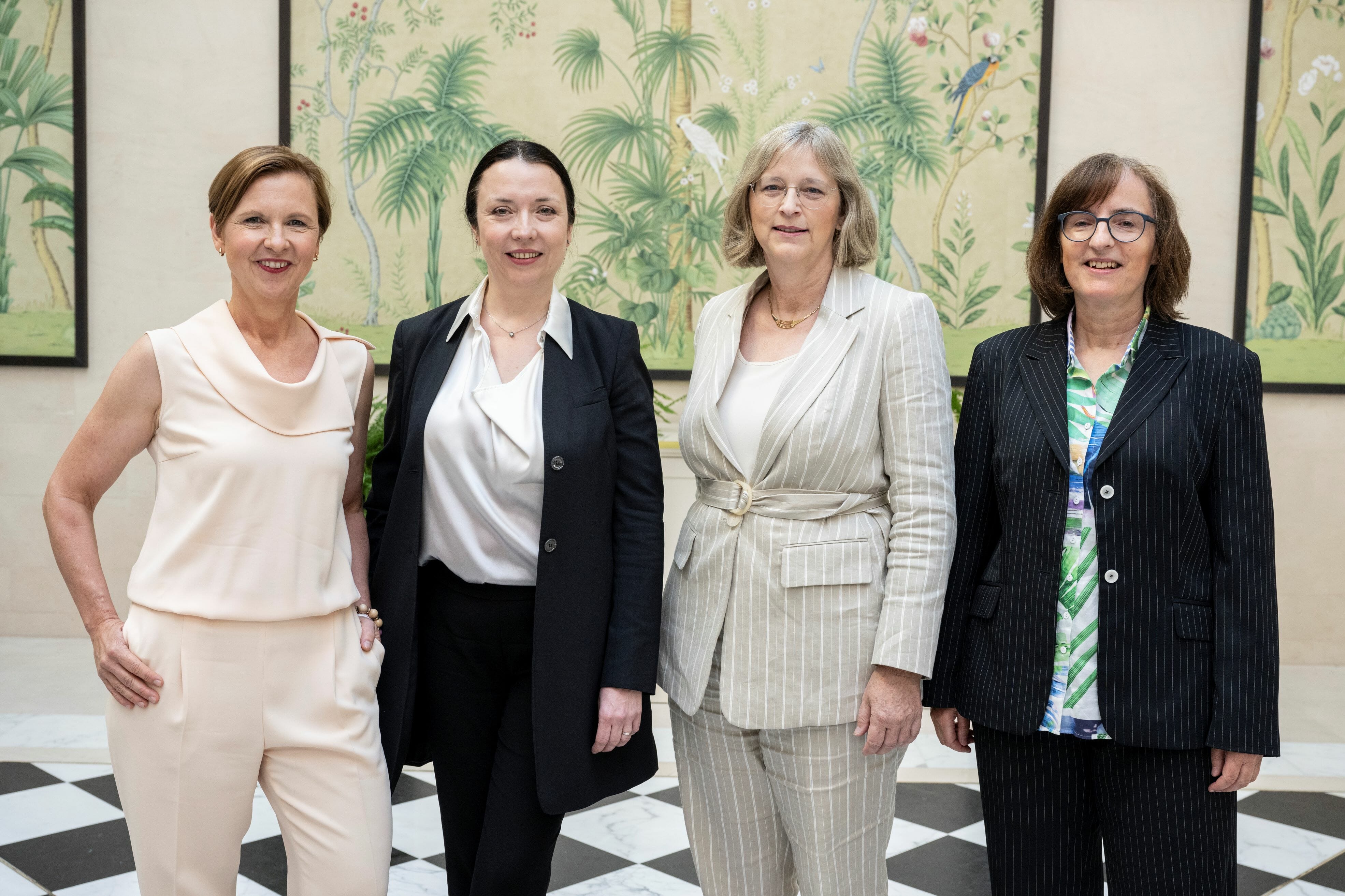 Die Frauen im Erweiterten Präsidium des Wirtschaftsforums der SPD: Dr. Tanja Wielgoß, Prof. Dr. Ines Zenke, Hiltrud Dorothea Werner und Prof. Dr. Susanne Knorre (v.l.n.r.)